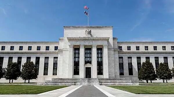 美联储宣布：不降息