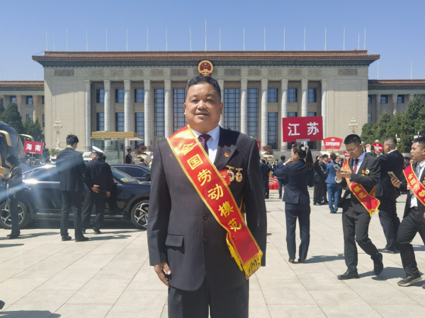 执掌3年营收破275亿 和奔流卸任龙佰董事长 交棒年轻人