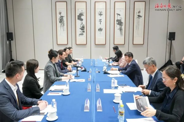 刘小明会见欧莱雅集团客人