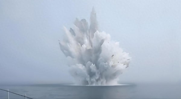 造价贵、风险高、人还少！中国为什么非要死磕这种“冷门战舰”？