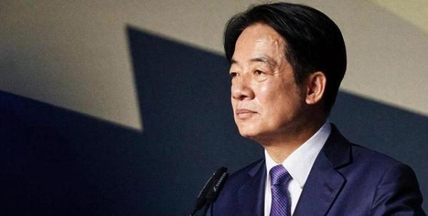赖清德吓掉魂！丧事当喜事办，出动四架F16接护，国台办早看穿