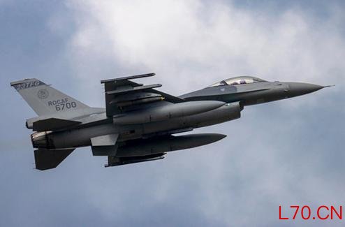 台媒：台空军称已寻获台F-16V坠海战机“黑匣子”并完成打捞